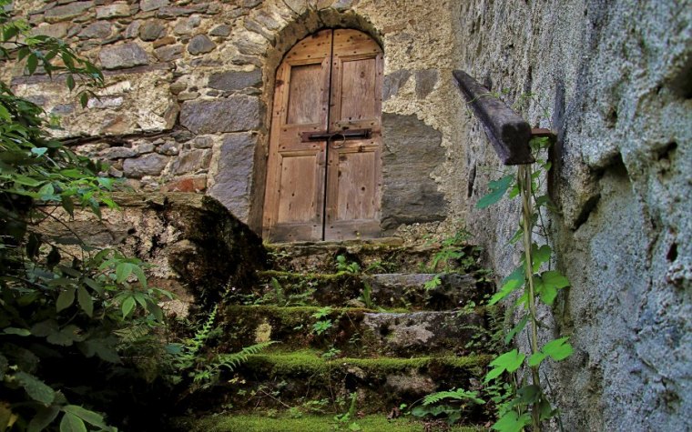 entrance-3557506