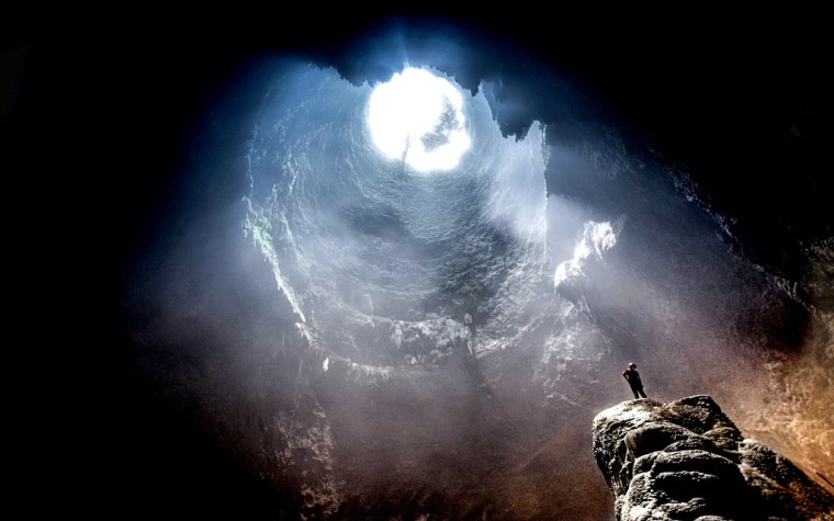 cave-2604672_1920