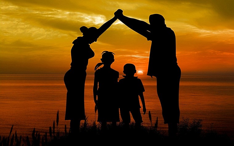 family-1466262_1920